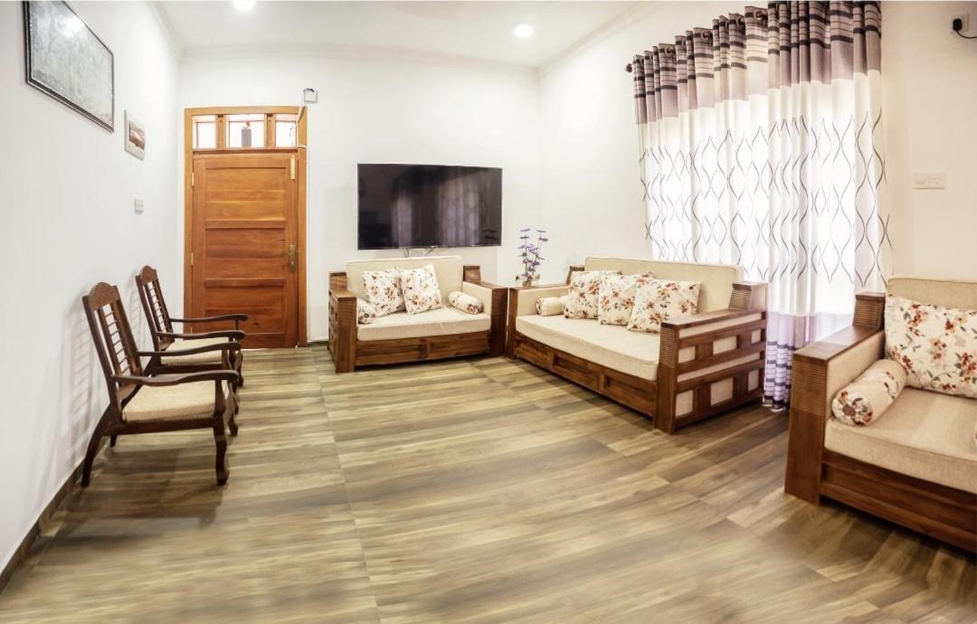 Hotel The Elegance à Kalutara Extérieur photo